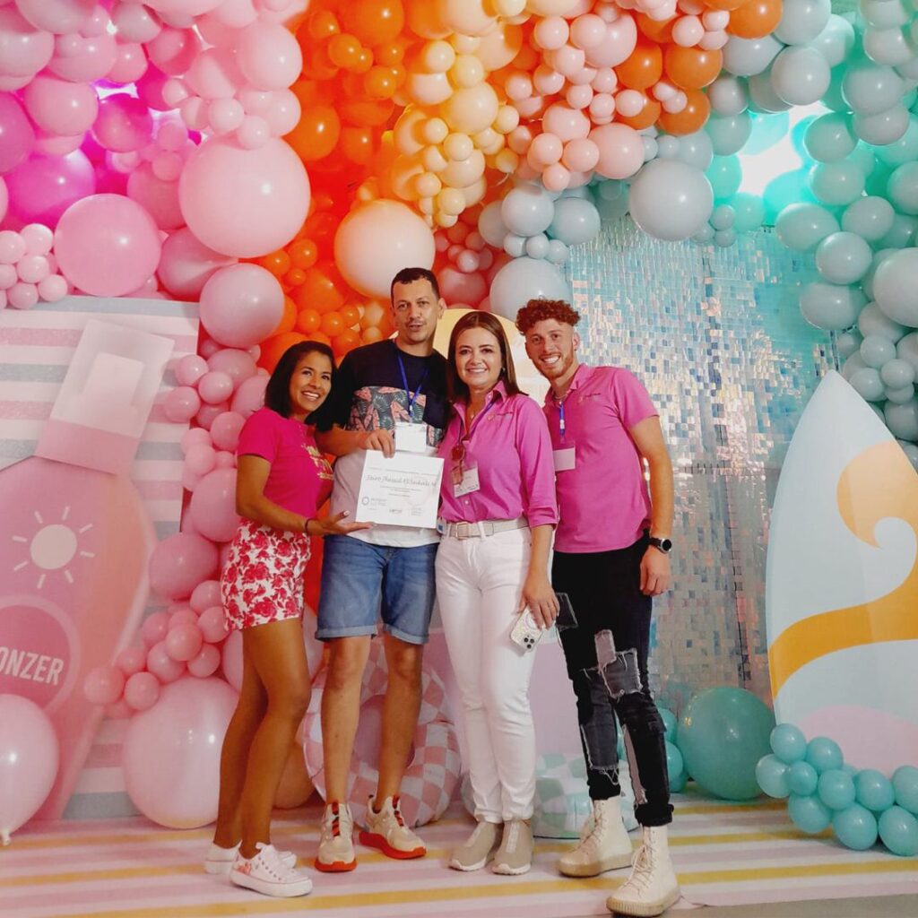 luz paz tour 2022 gemar balloons